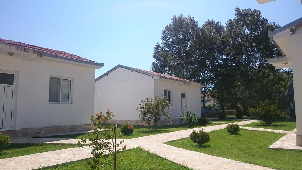 Beni Bungalows Улцин Екстериор снимка