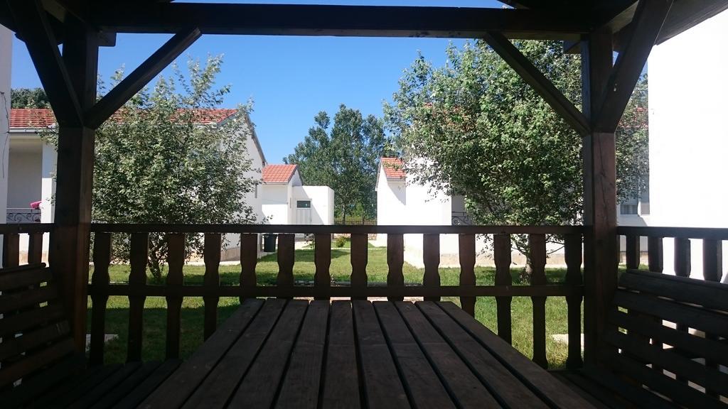 Beni Bungalows Улцин Екстериор снимка
