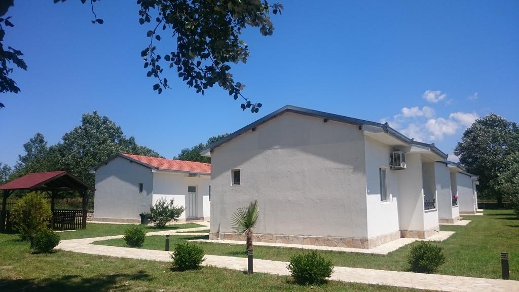 Beni Bungalows Улцин Екстериор снимка