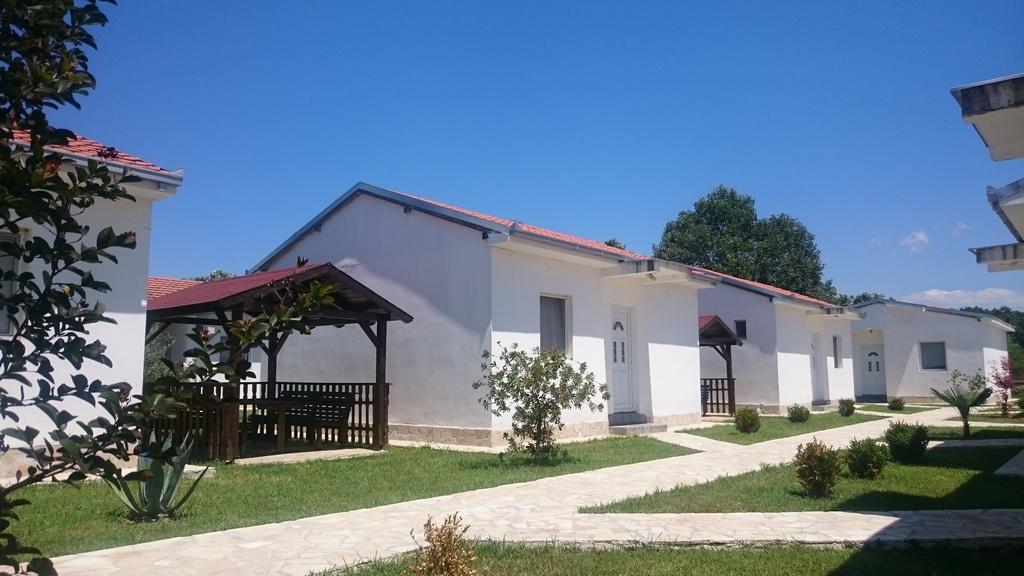 Beni Bungalows Улцин Екстериор снимка