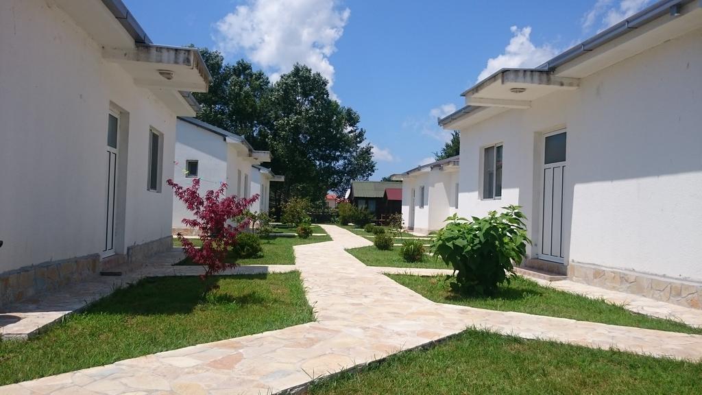 Beni Bungalows Улцин Екстериор снимка