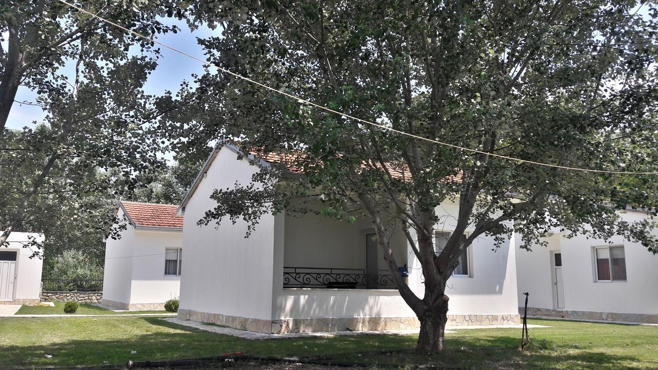 Beni Bungalows Улцин Екстериор снимка