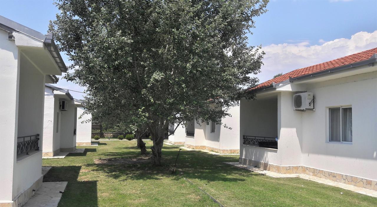 Beni Bungalows Улцин Екстериор снимка