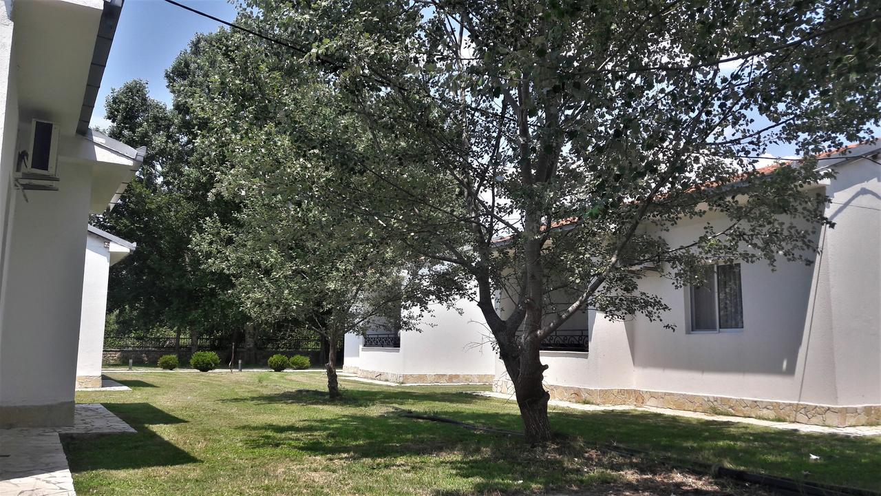 Beni Bungalows Улцин Екстериор снимка