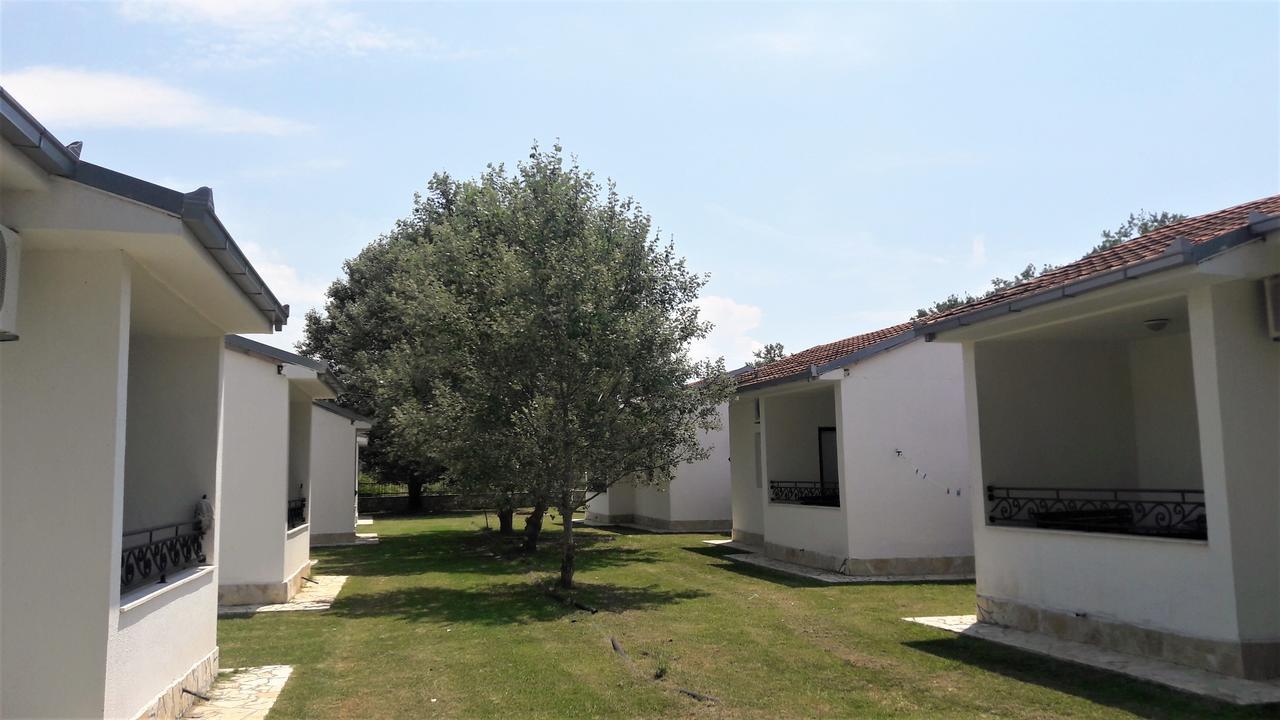 Beni Bungalows Улцин Екстериор снимка