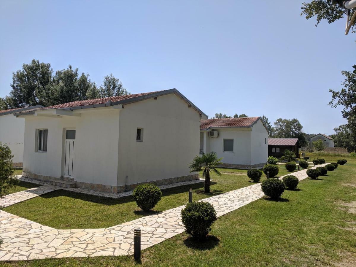 Beni Bungalows Улцин Екстериор снимка