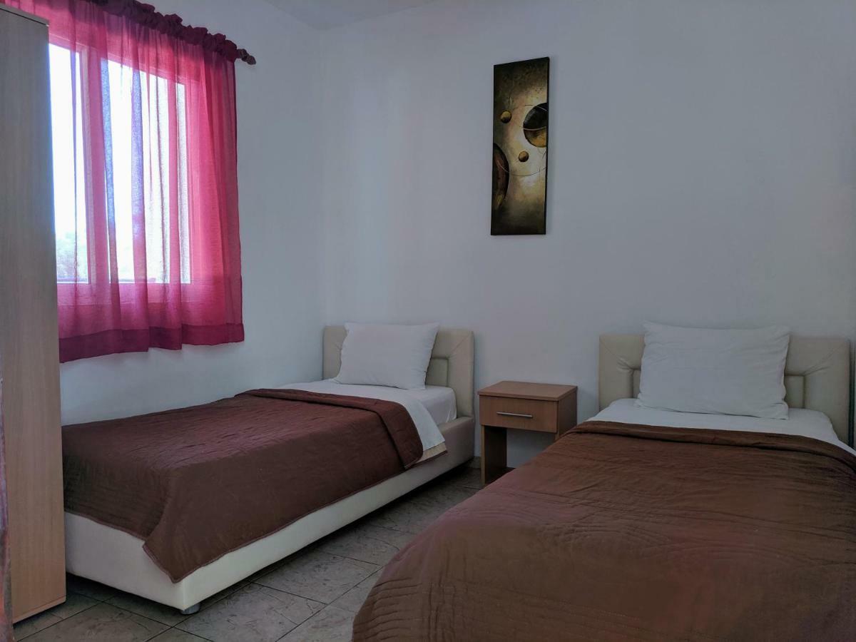 Beni Bungalows Улцин Екстериор снимка