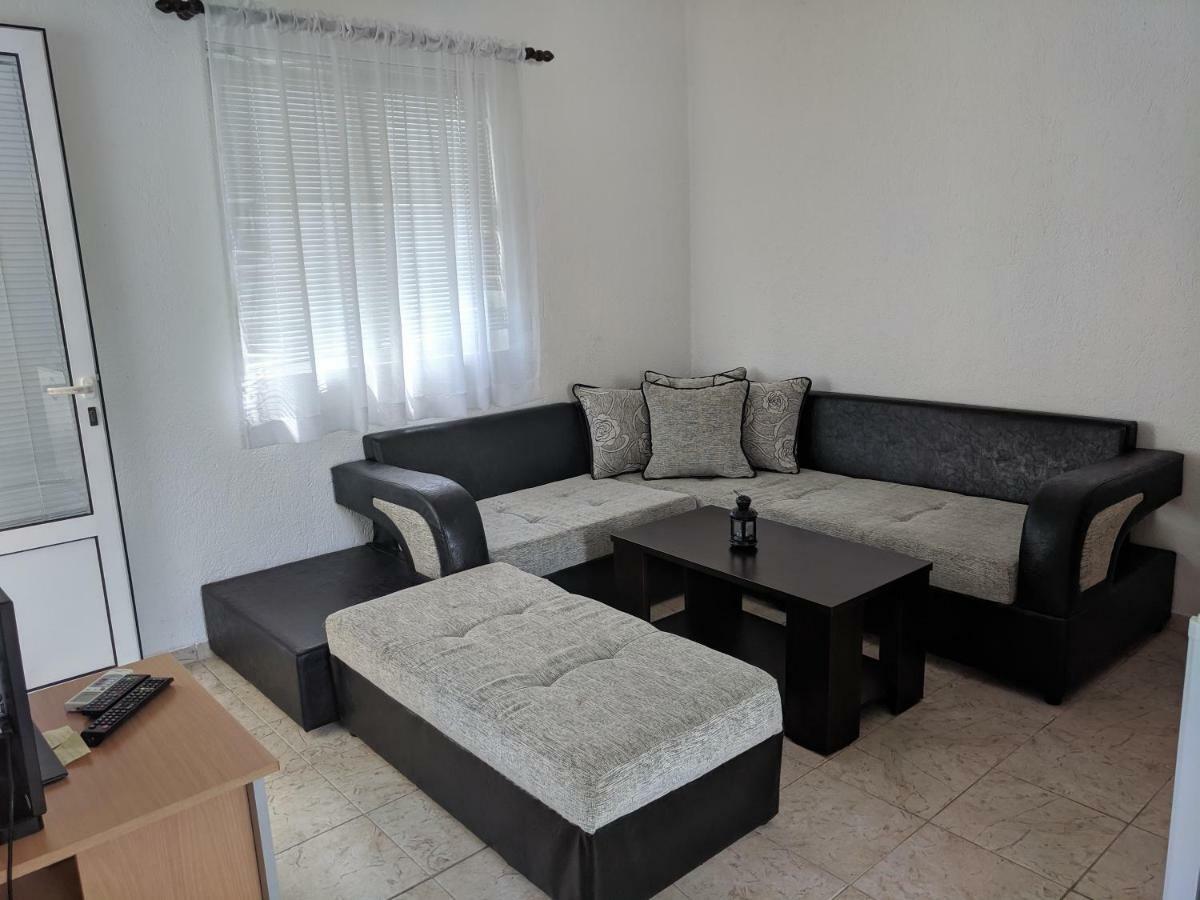 Beni Bungalows Улцин Екстериор снимка