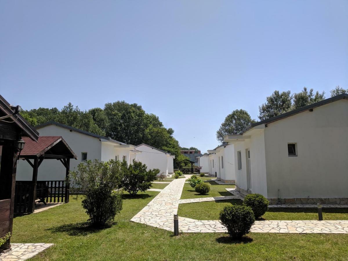 Beni Bungalows Улцин Екстериор снимка