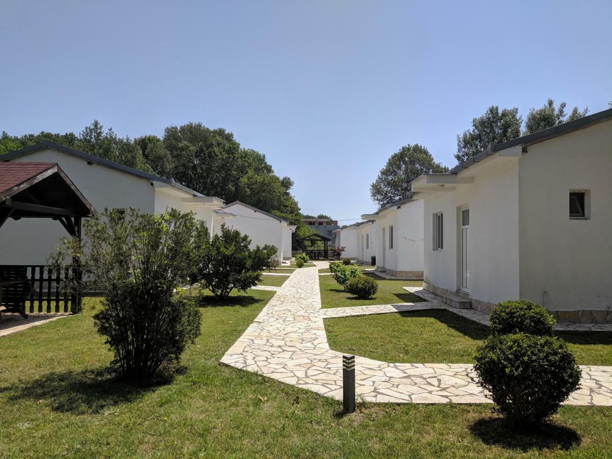 Beni Bungalows Улцин Екстериор снимка