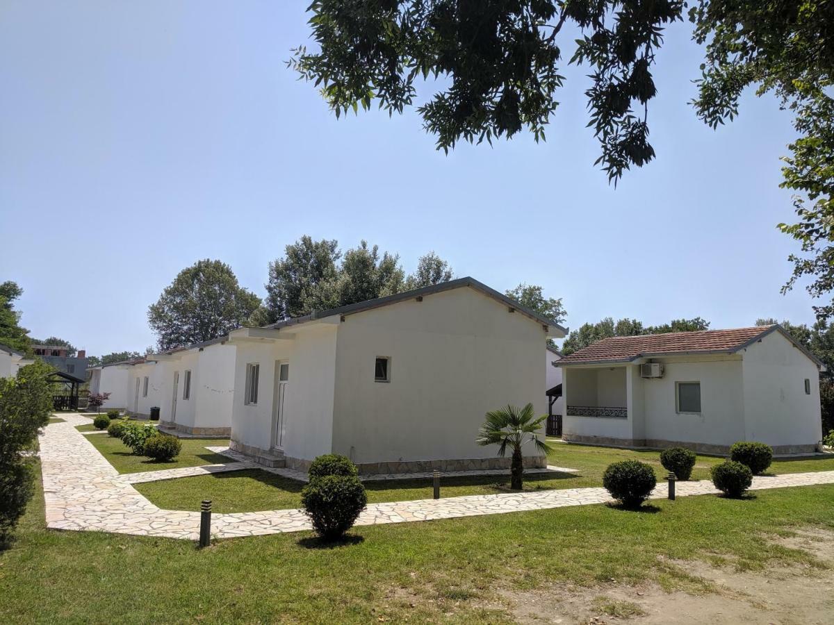 Beni Bungalows Улцин Екстериор снимка